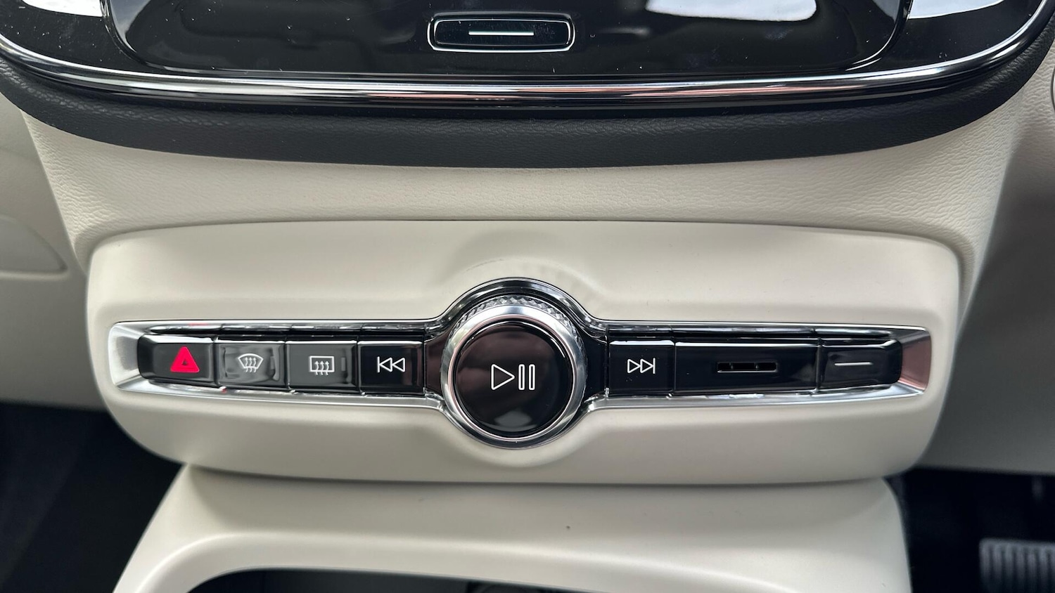 Used Volvo XC40 2025 for sale - 76337593: Photo 31