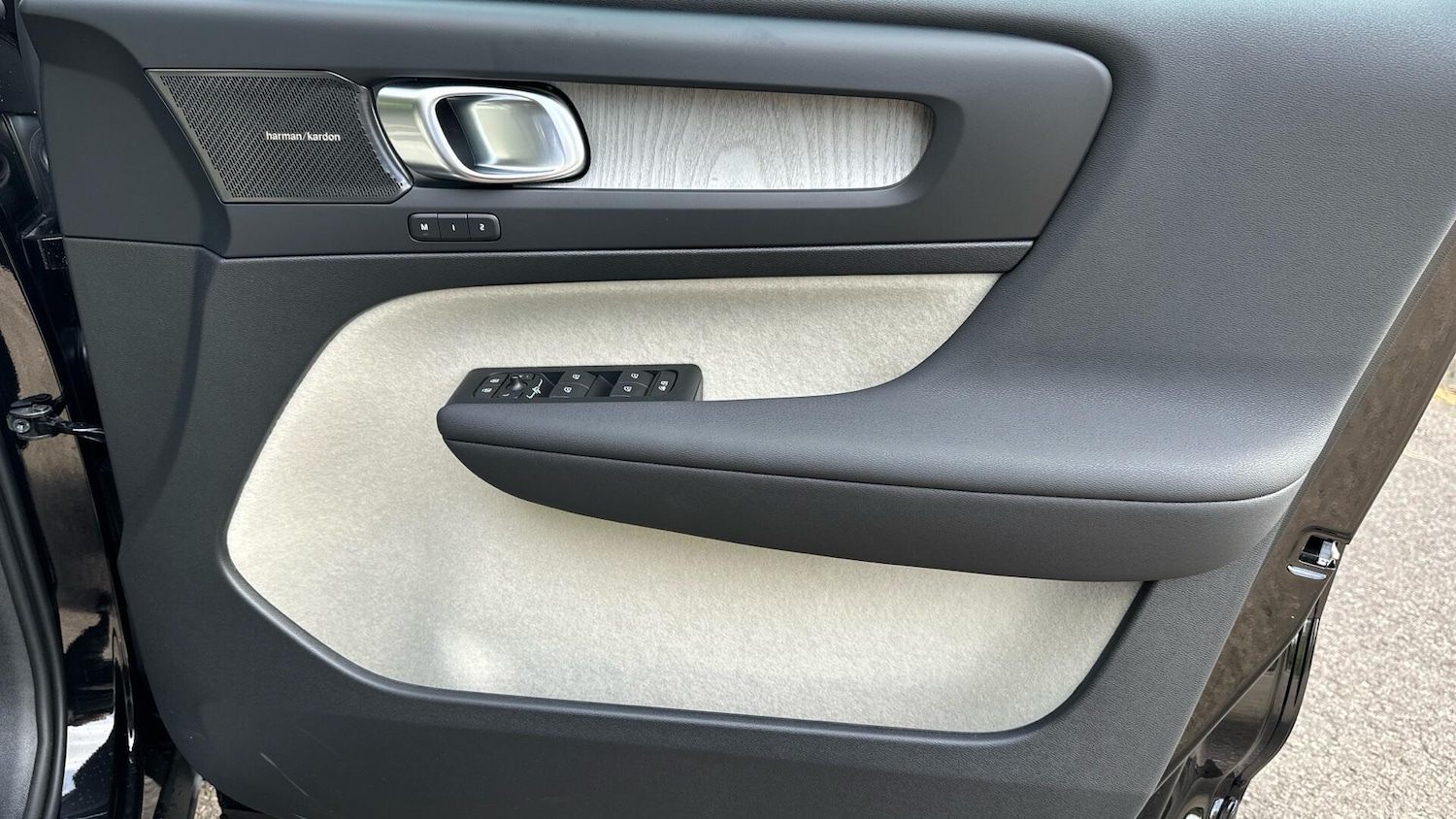 Used Volvo XC40 2025 for sale - 76337593: Photo 32