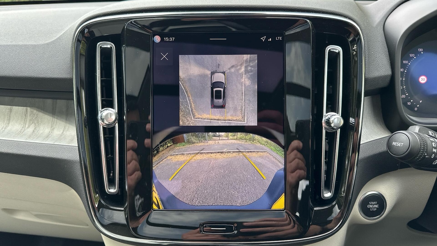 Used Volvo XC40 2025 for sale - 76337593: Photo 40