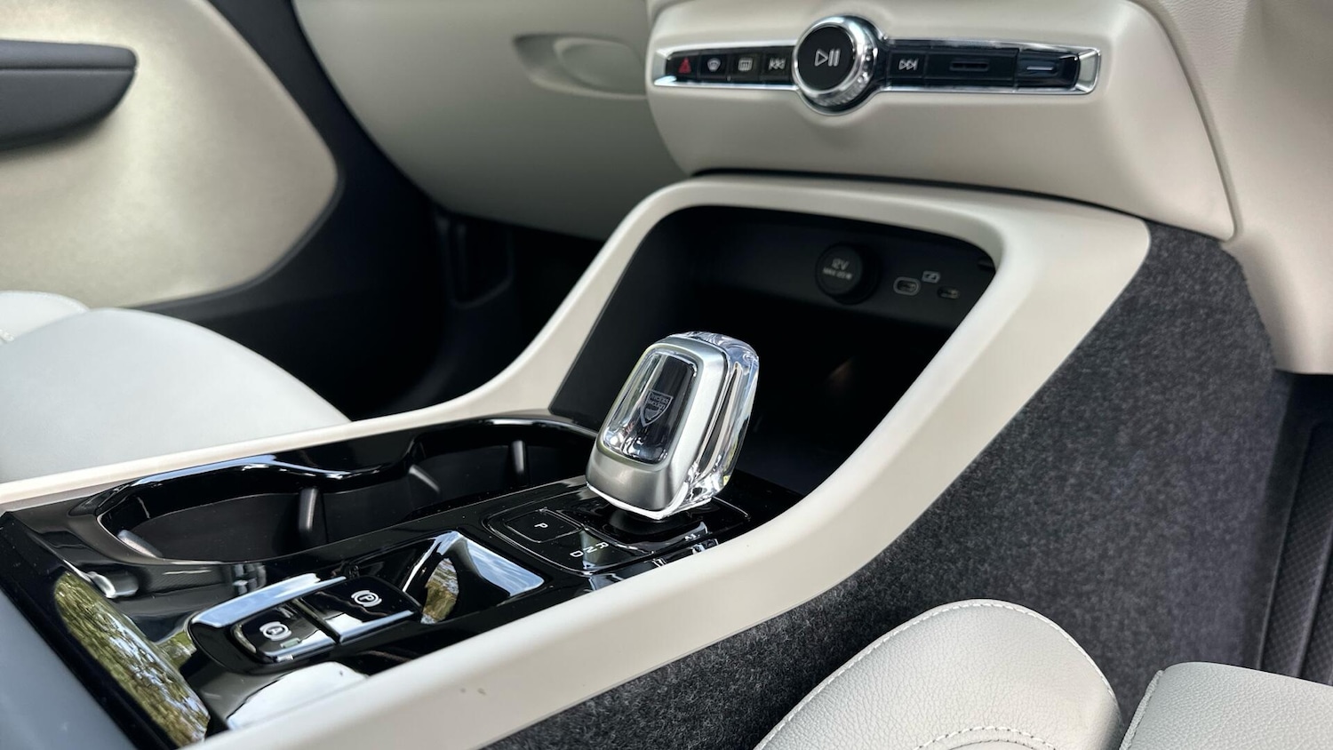 Used Volvo XC40 2025 for sale - 76337593: Photo 48