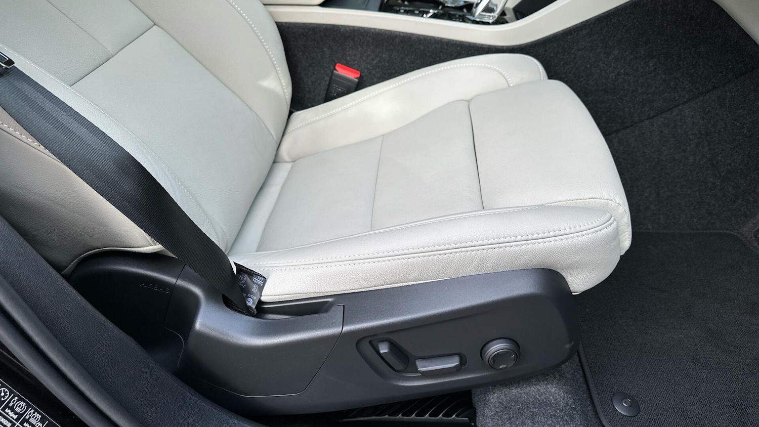 Used Volvo XC40 2025 for sale - 76337593: Photo 49