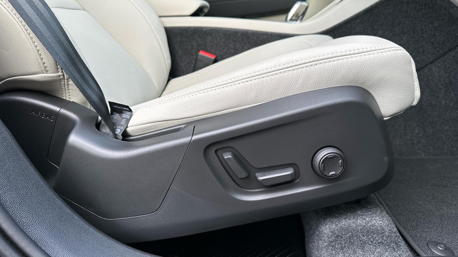 Used Volvo XC40 2025 for sale - 76337593: Photo 50