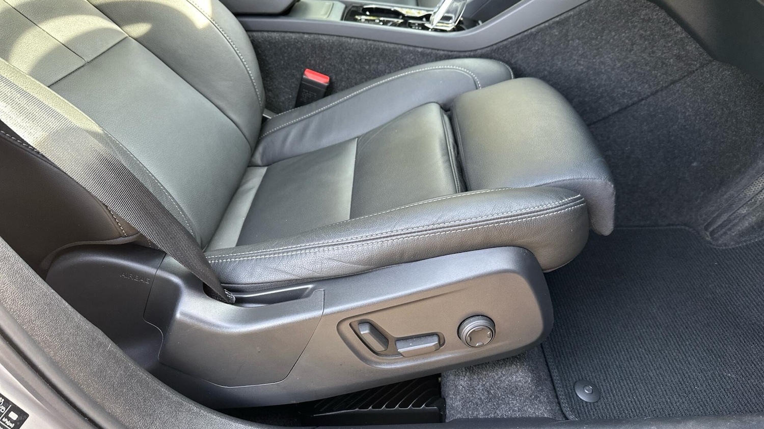 Used Volvo XC40 2024 for sale - 76336677: Photo 17