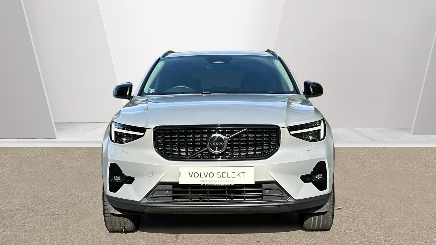 Used Volvo XC40 2024 for sale - 76336677: Photo 2