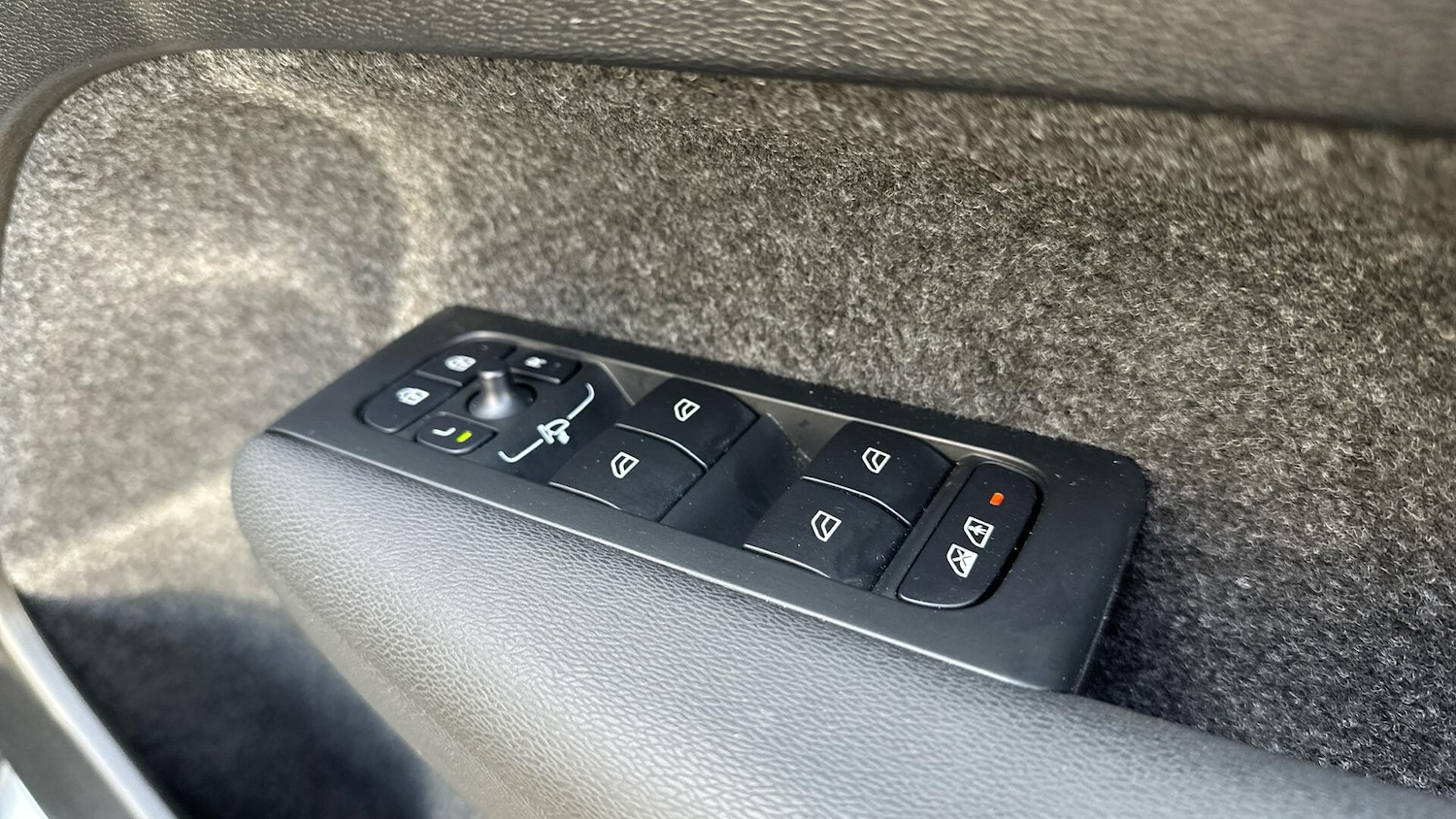 Used Volvo XC40 2024 for sale - 76336677: Photo 23