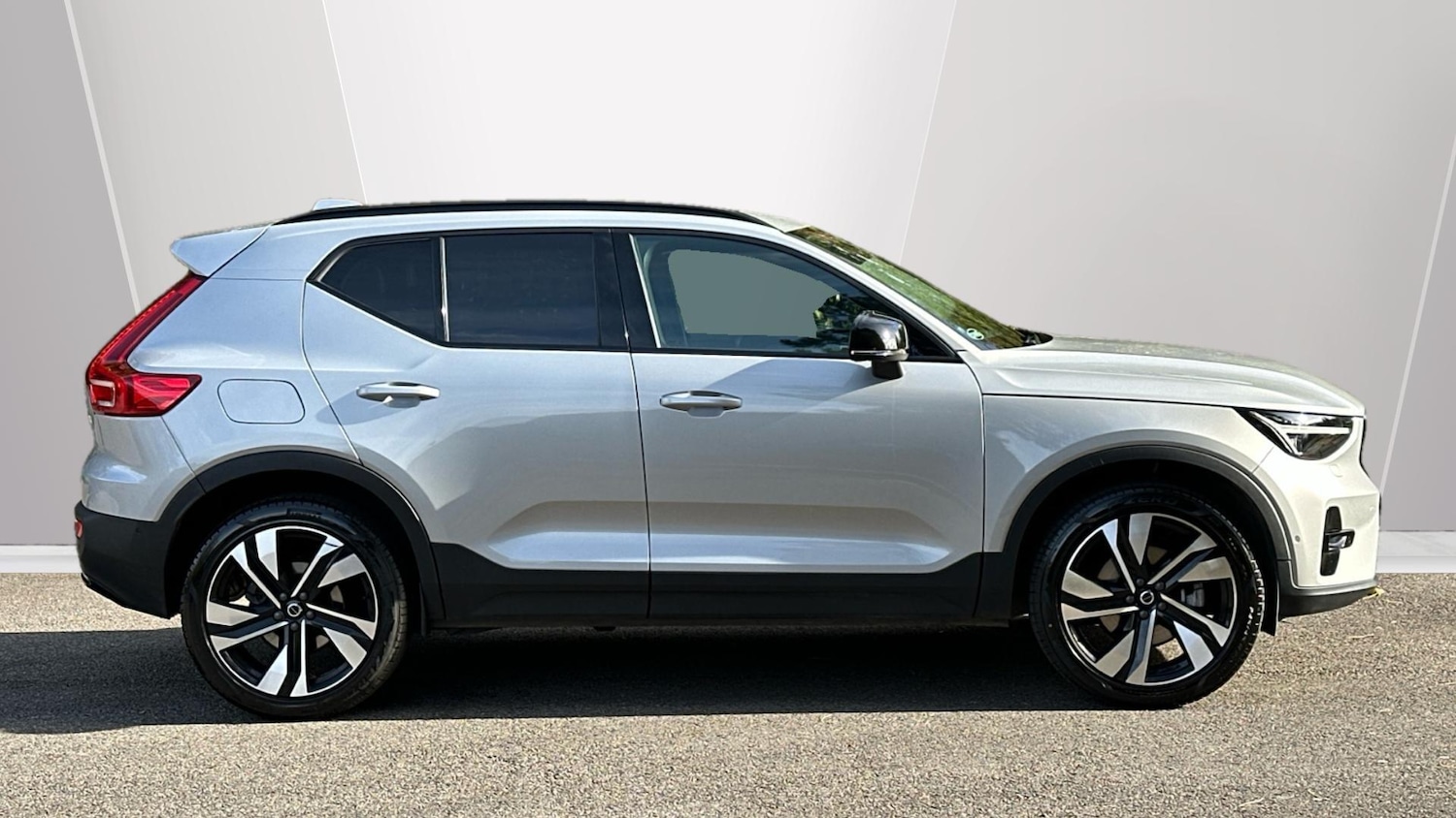 Used Volvo XC40 2024 for sale - 76336677: Photo 8