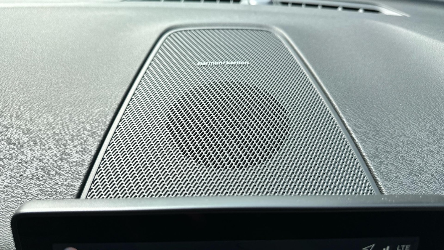 Used Volvo XC60 2025 for sale - 76336305: Photo 39