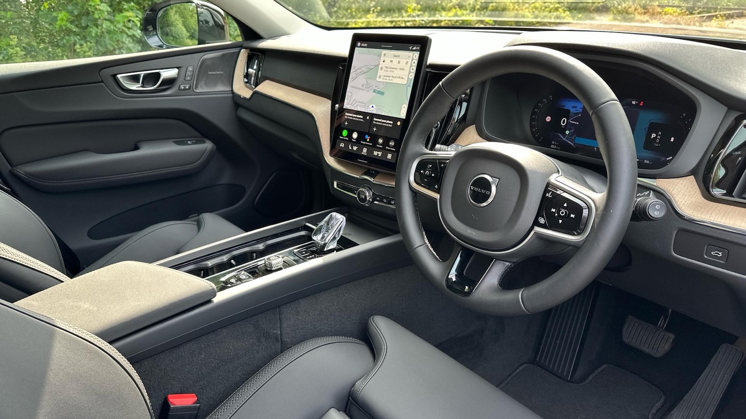 Used Volvo XC60 2025 for sale - 76336305: Photo 4