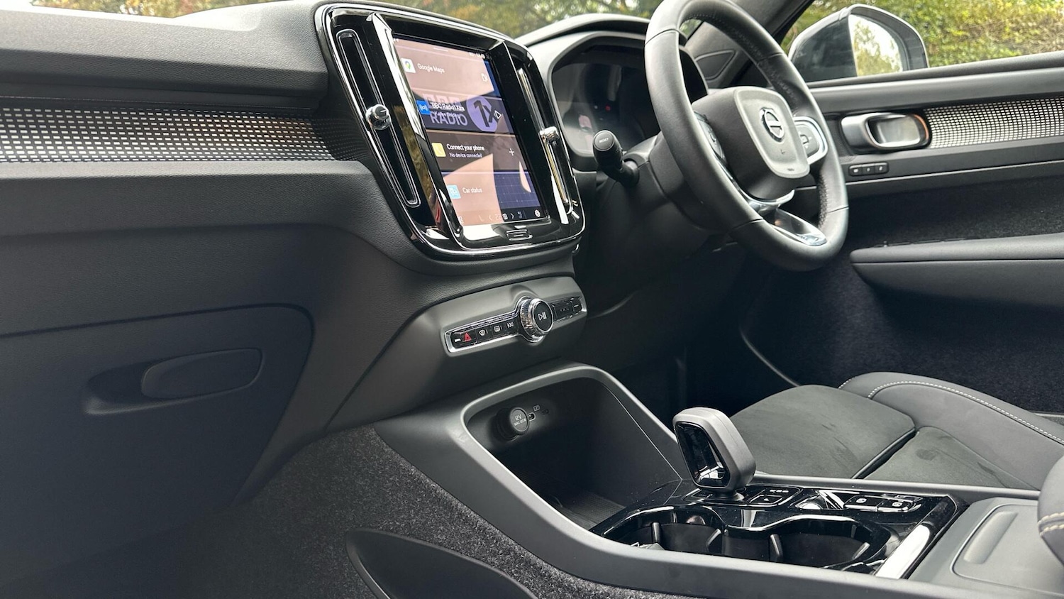 Used Volvo XC40 2025 for sale - 76336341: Photo 15