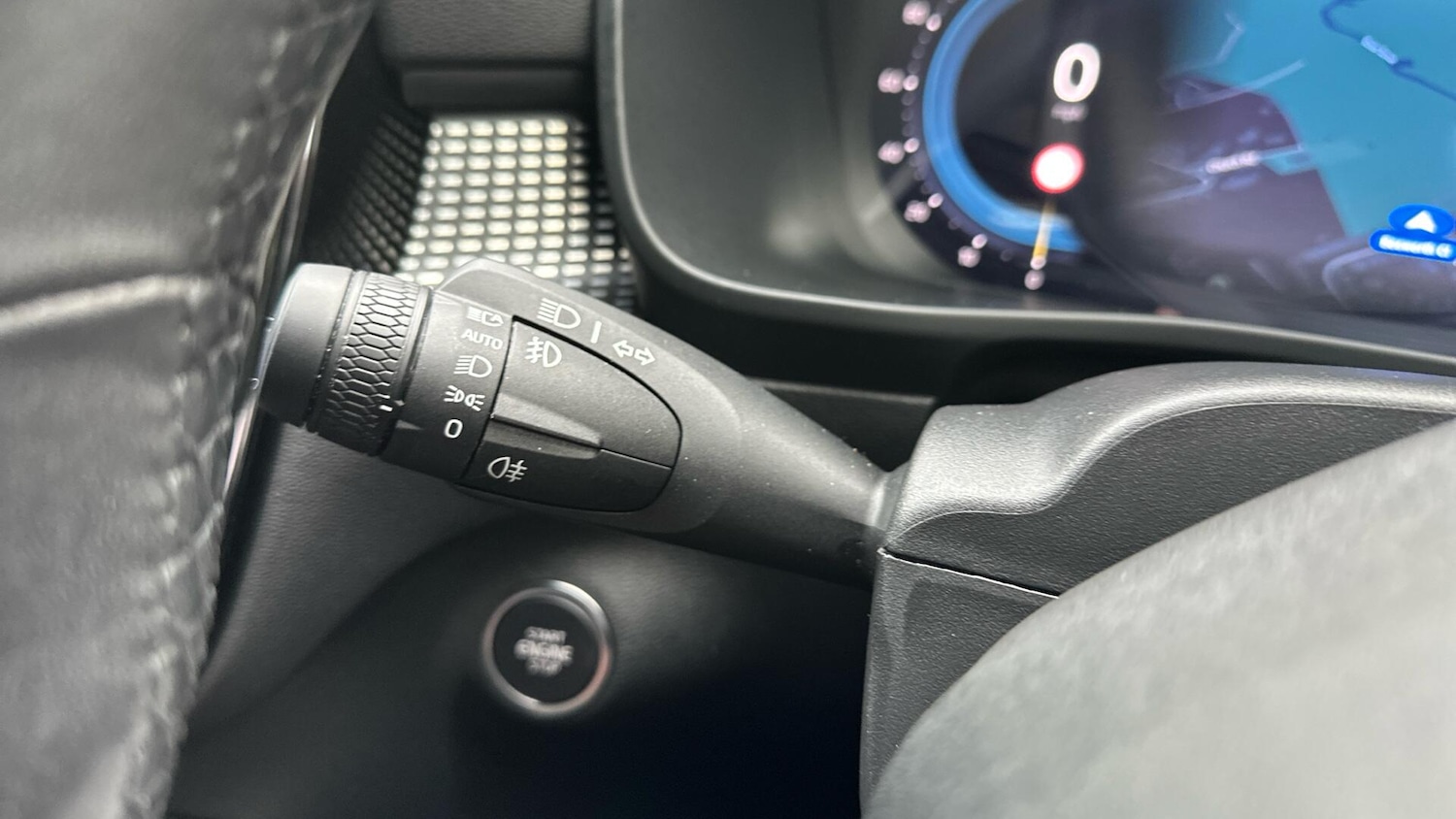 Used Volvo XC40 2025 for sale - 76336341: Photo 19