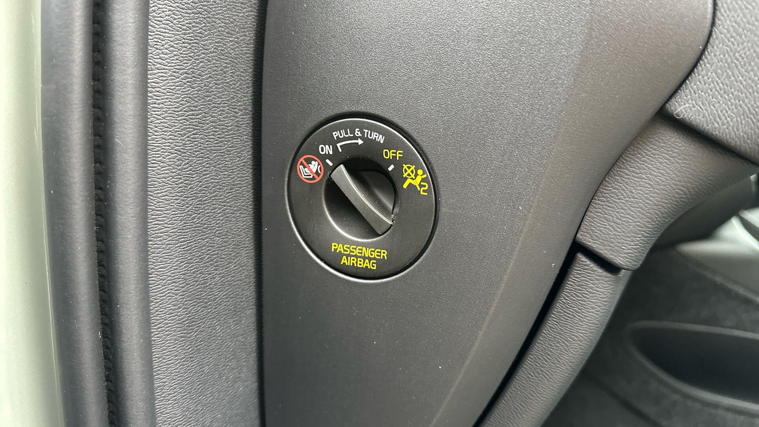 Used Volvo XC40 2025 for sale - 76336341: Photo 26