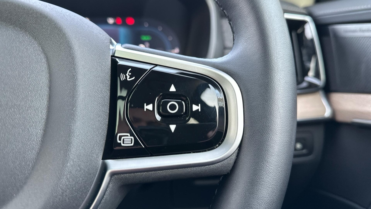 Used Volvo XC90 2025 for sale - 77040969: Photo 22