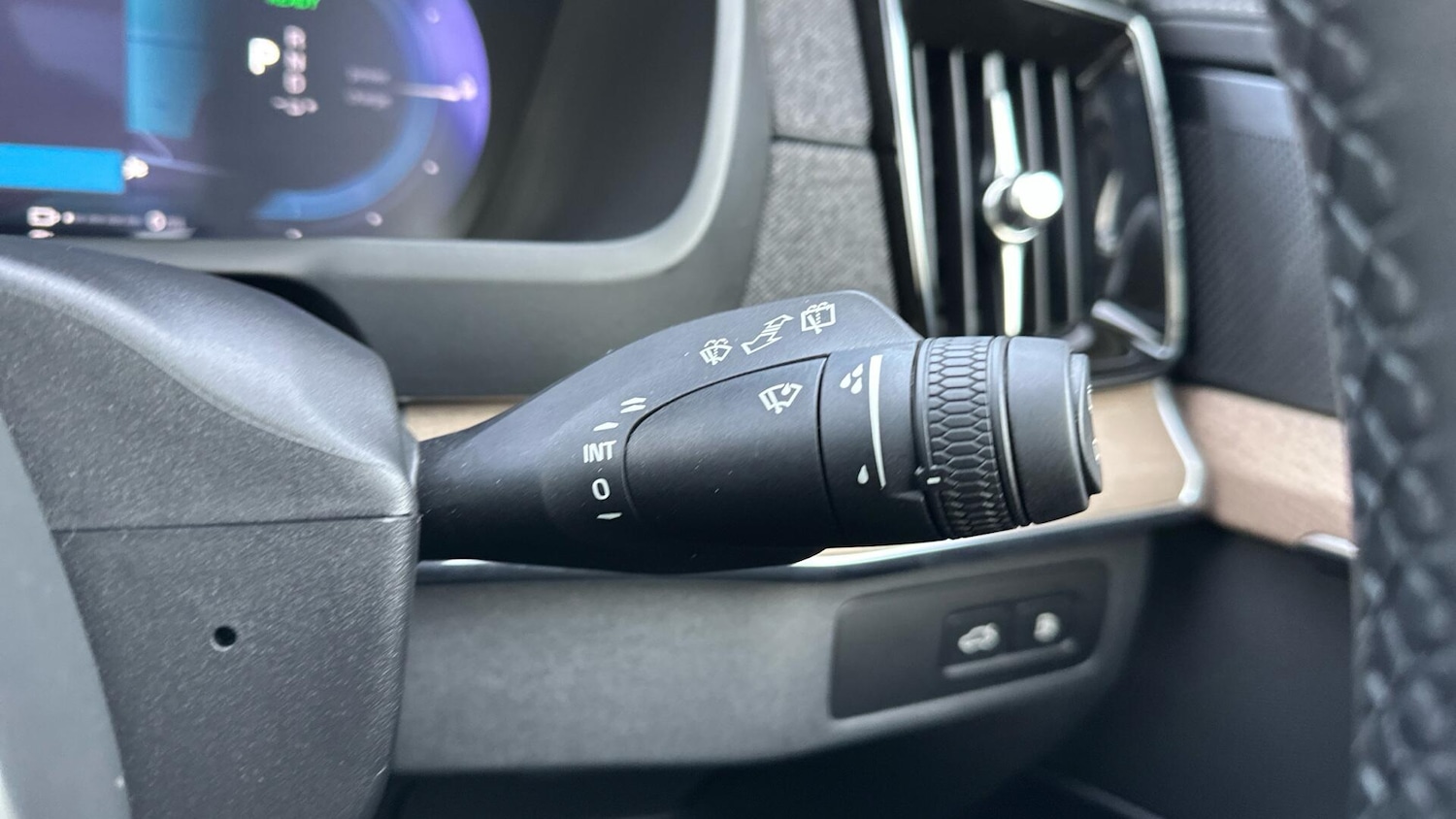 Used Volvo XC90 2025 for sale - 77040969: Photo 23