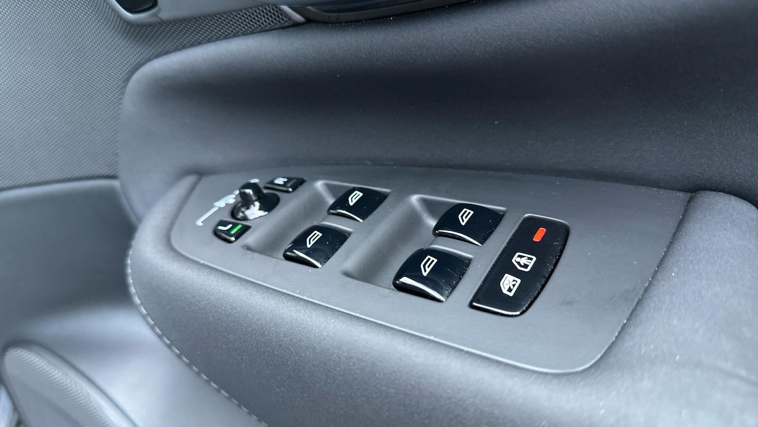 Used Volvo XC90 2025 for sale - 77040969: Photo 24