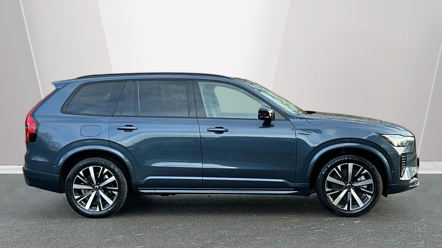 Used Volvo XC90 2025 for sale - 77040969: Photo 3