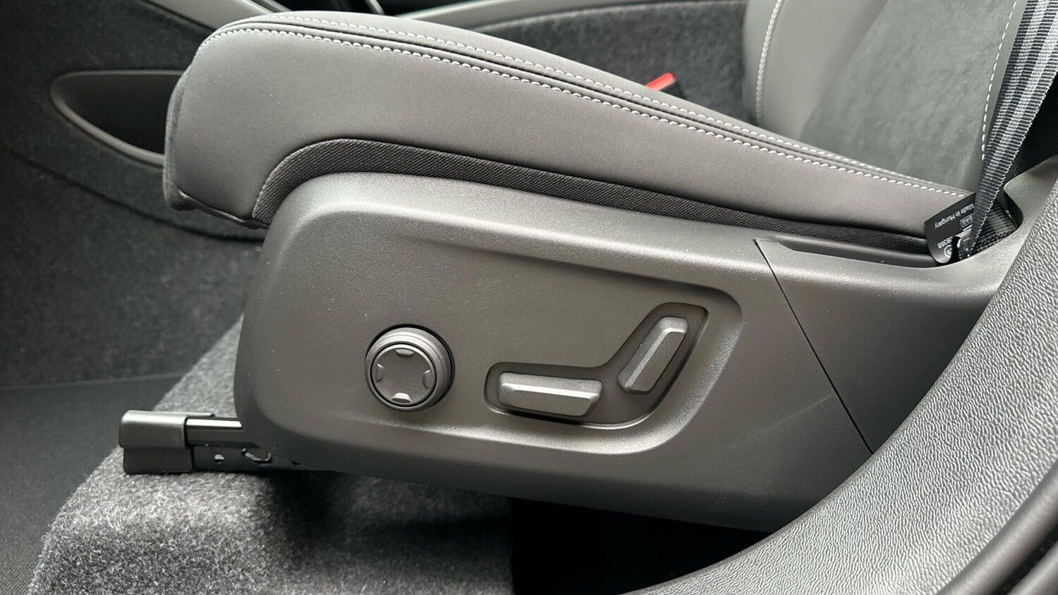 Used Volvo XC40 2025 for sale - 77672918: Photo 27