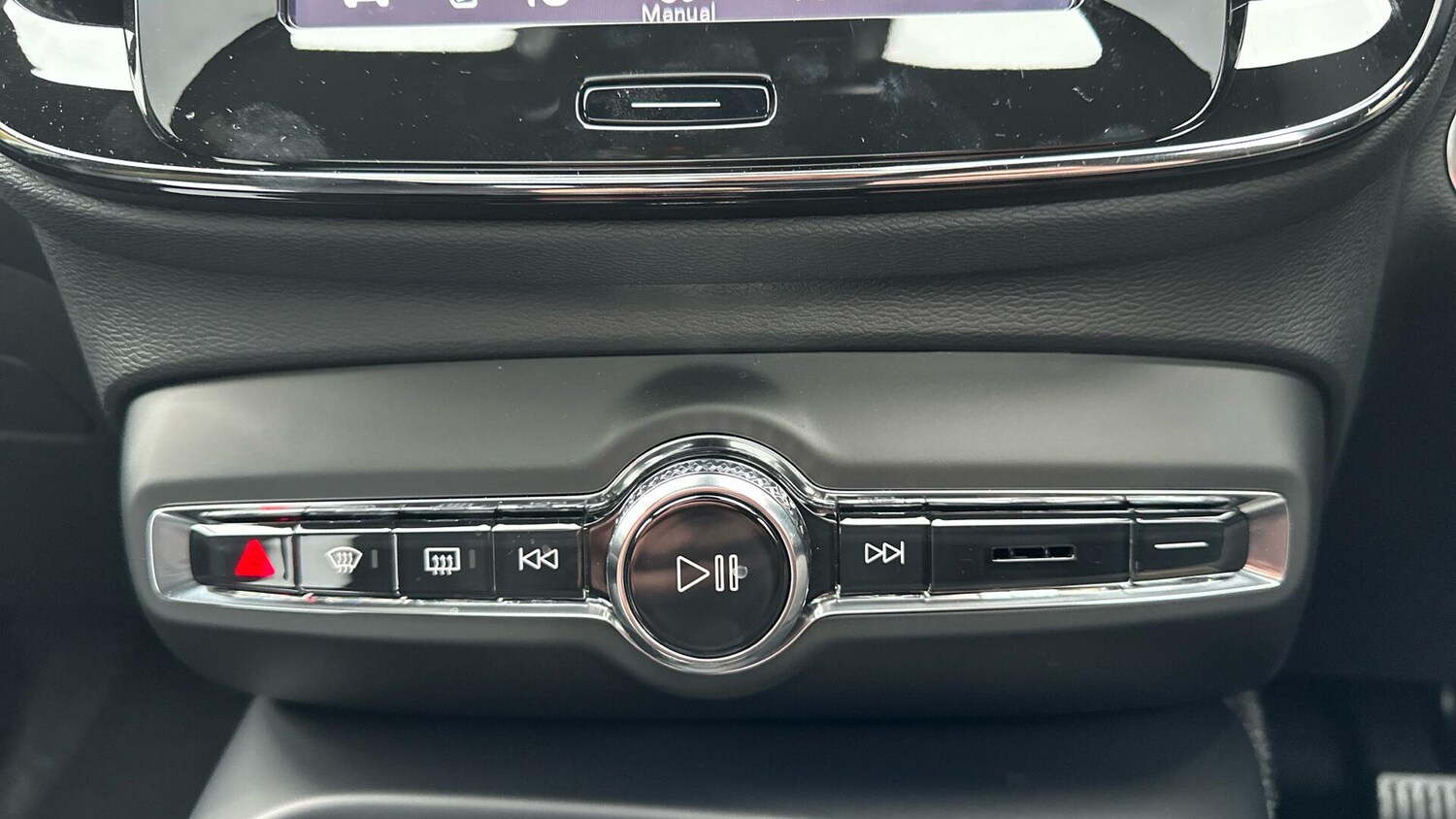 Used Volvo XC40 2025 for sale - 77672918: Photo 30