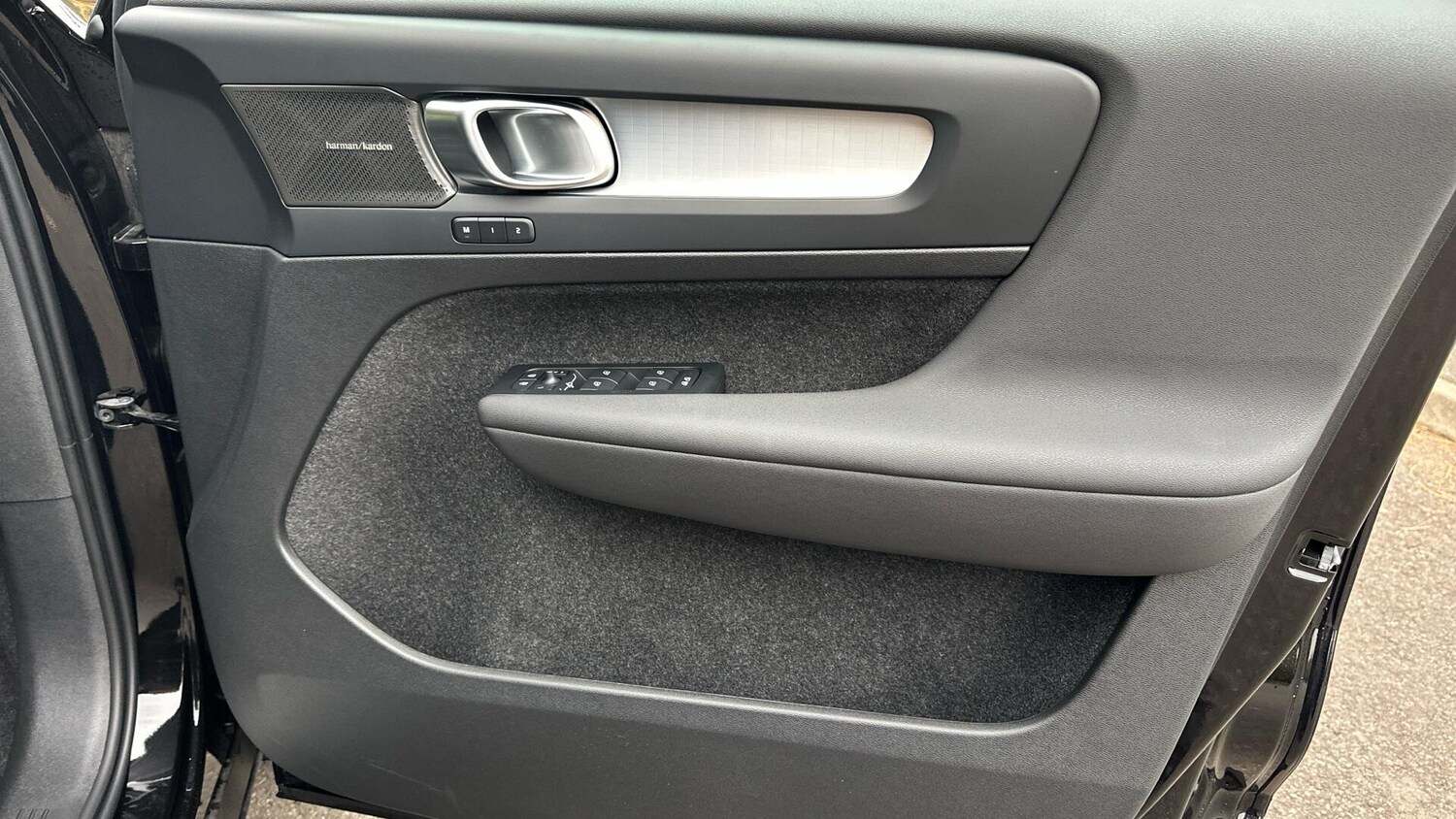 Used Volvo XC40 2025 for sale - 77672918: Photo 31