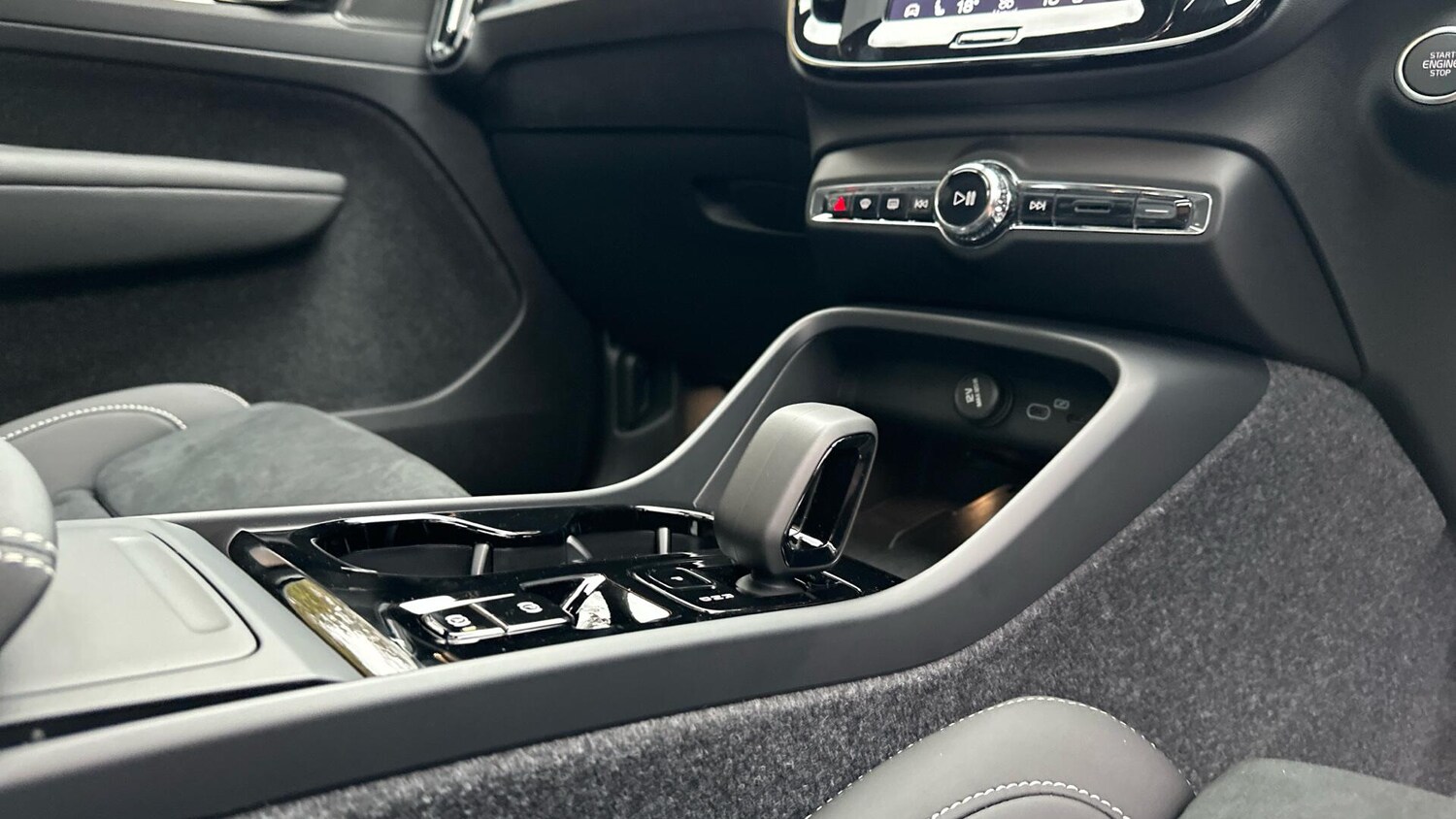 Used Volvo XC40 2025 for sale - 77672918: Photo 44