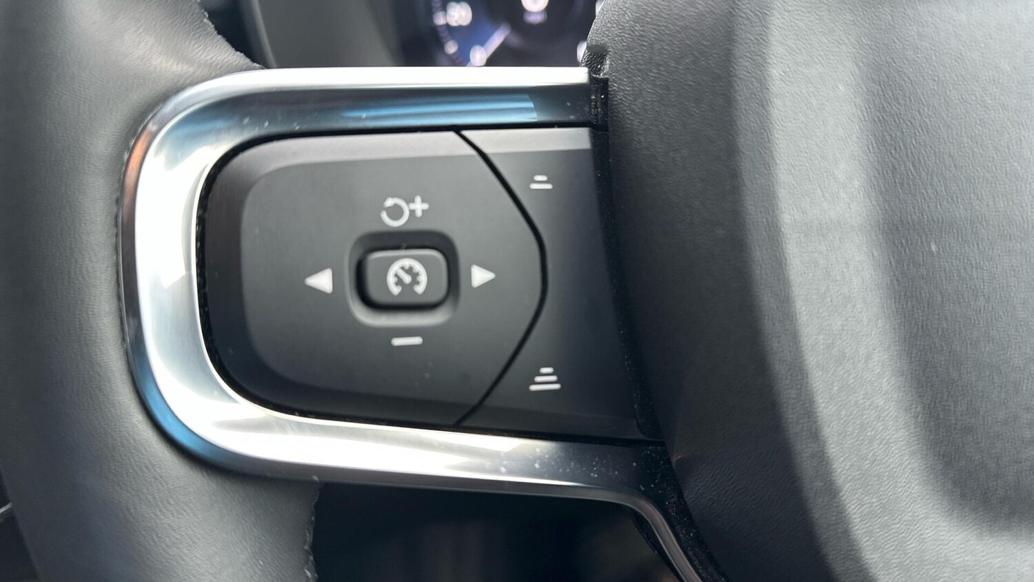 Used Volvo XC40 2021 for sale - 77510814: Photo 40