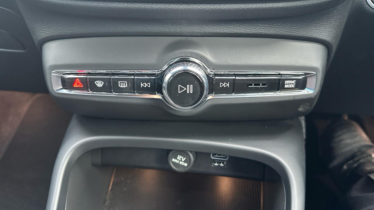 Used Volvo XC40 2021 for sale - 77510814: Photo 49