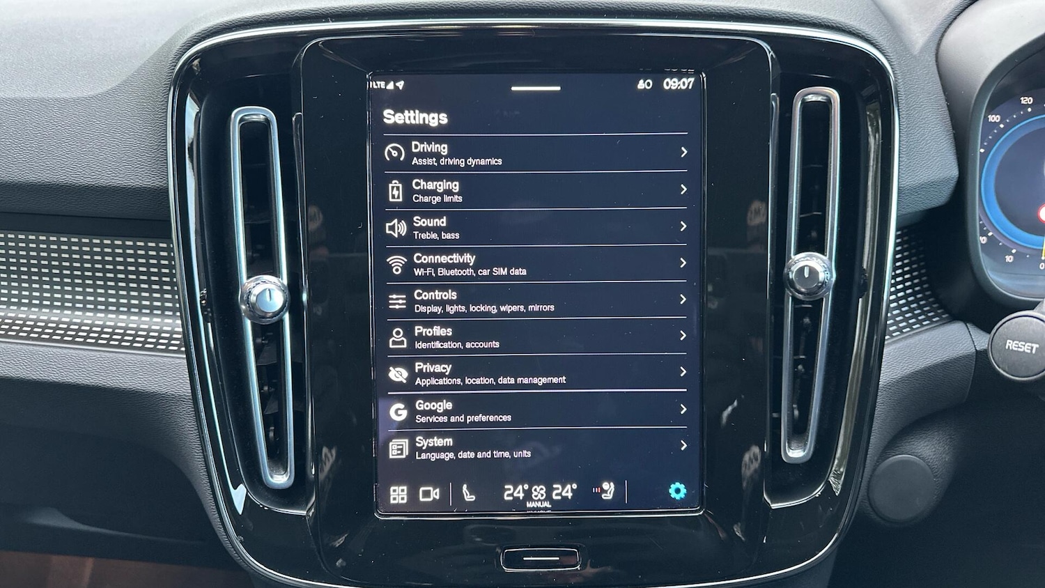 Used Volvo XC40 2021 for sale - 76607216: Photo 12