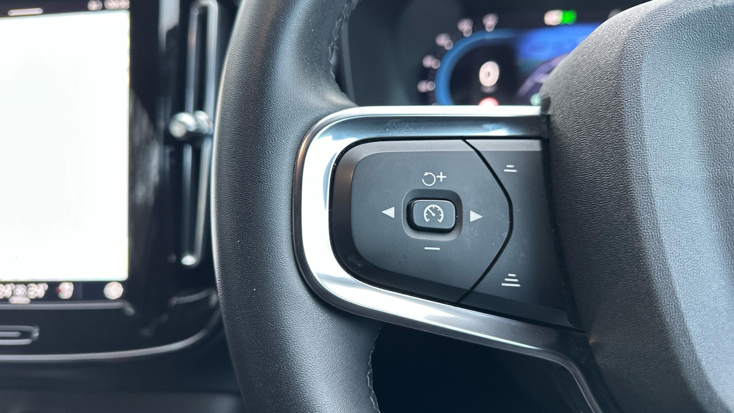 Used Volvo XC40 2021 for sale - 76607216: Photo 21