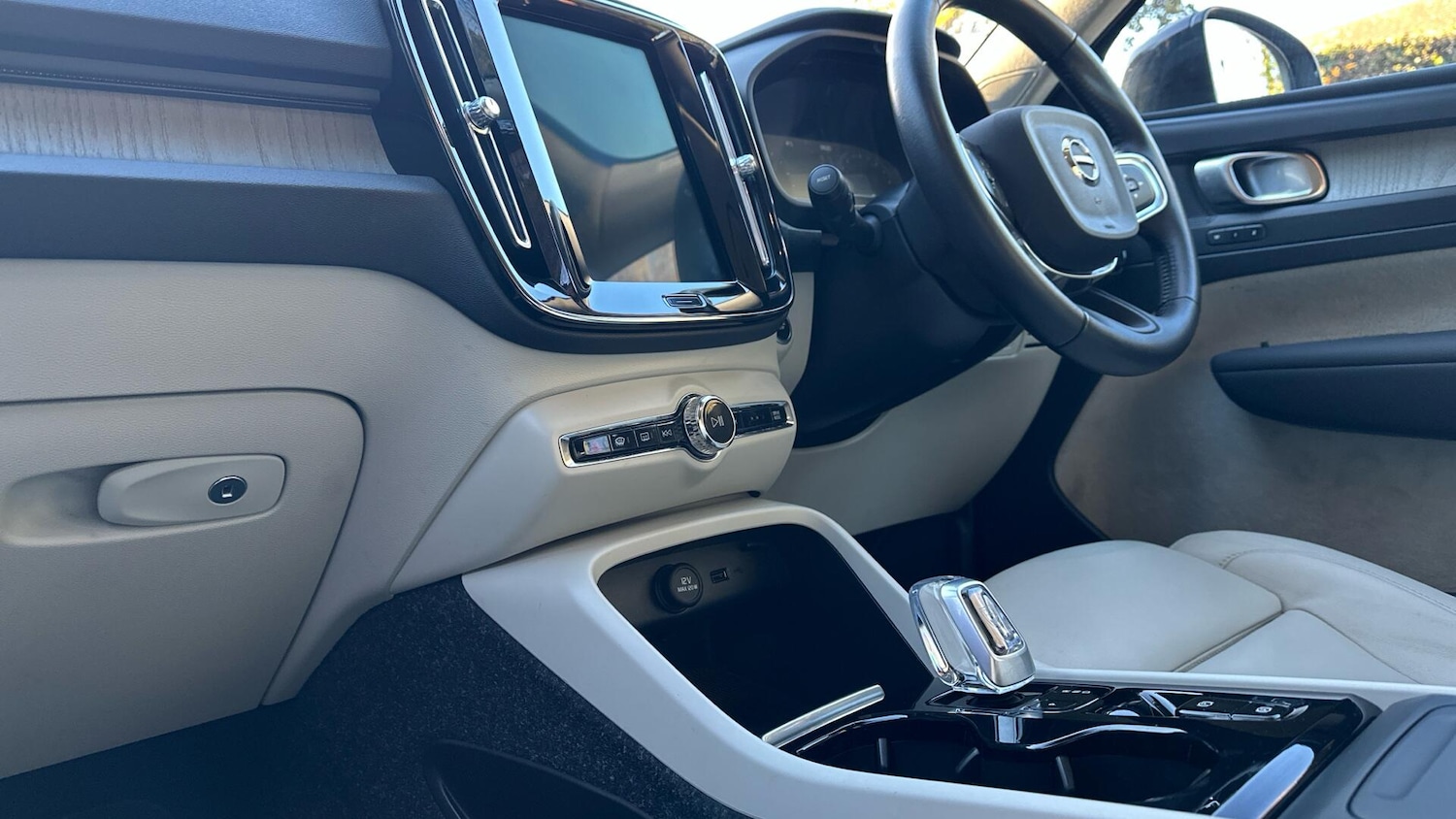 Used Volvo XC40 2020 for sale - 76771922: Photo 40