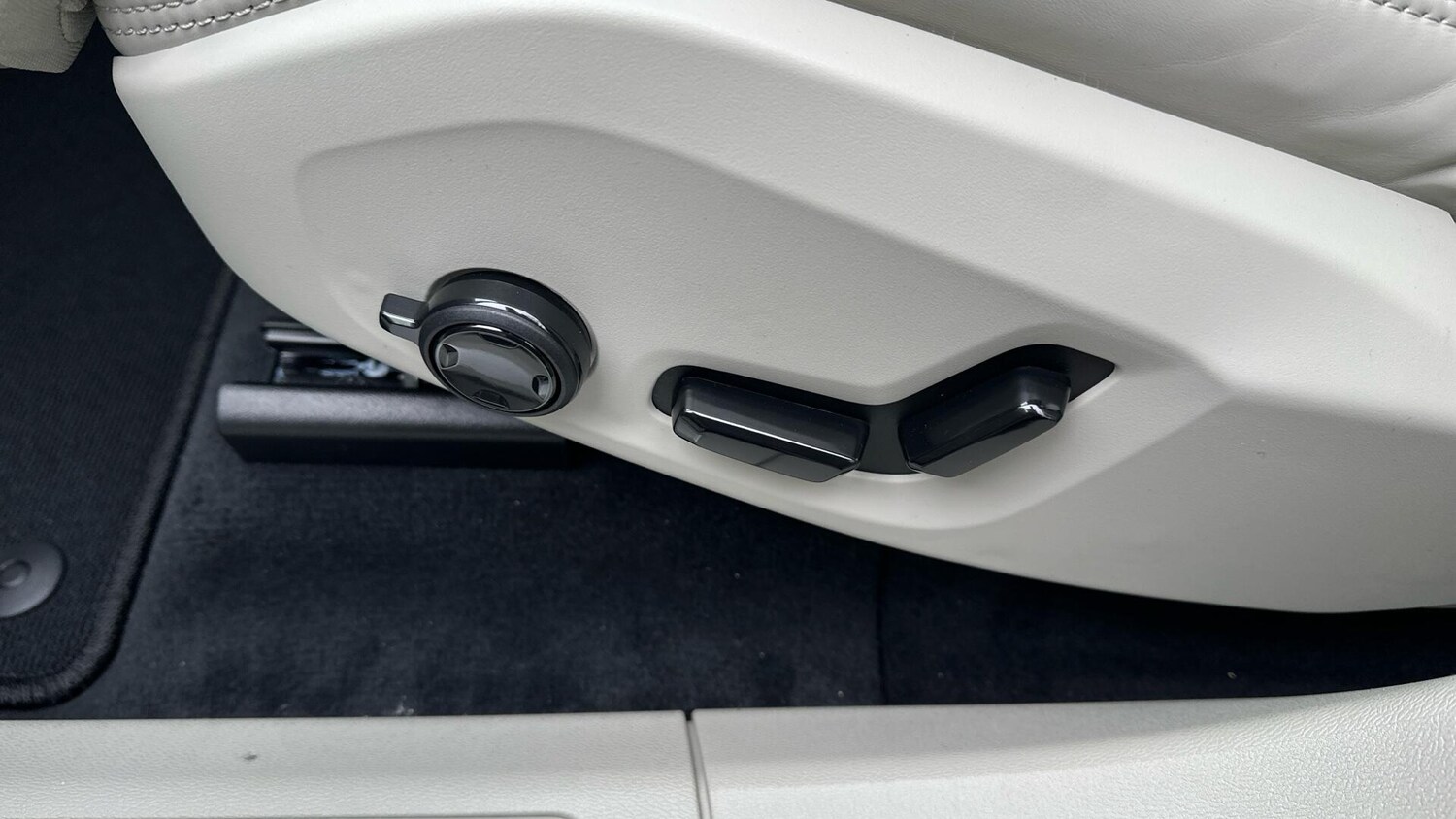 Used Volvo XC60 2026 for sale - 77484235: Photo 29