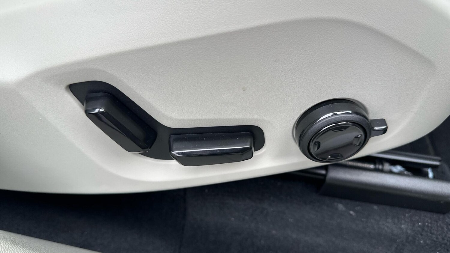 Used Volvo XC60 2026 for sale - 77484235: Photo 40