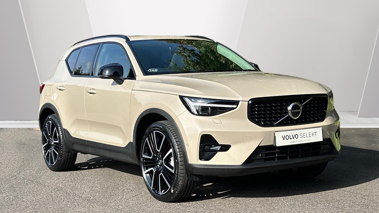 Used Volvo XC40 2025 for sale - 76337796: Photo 1