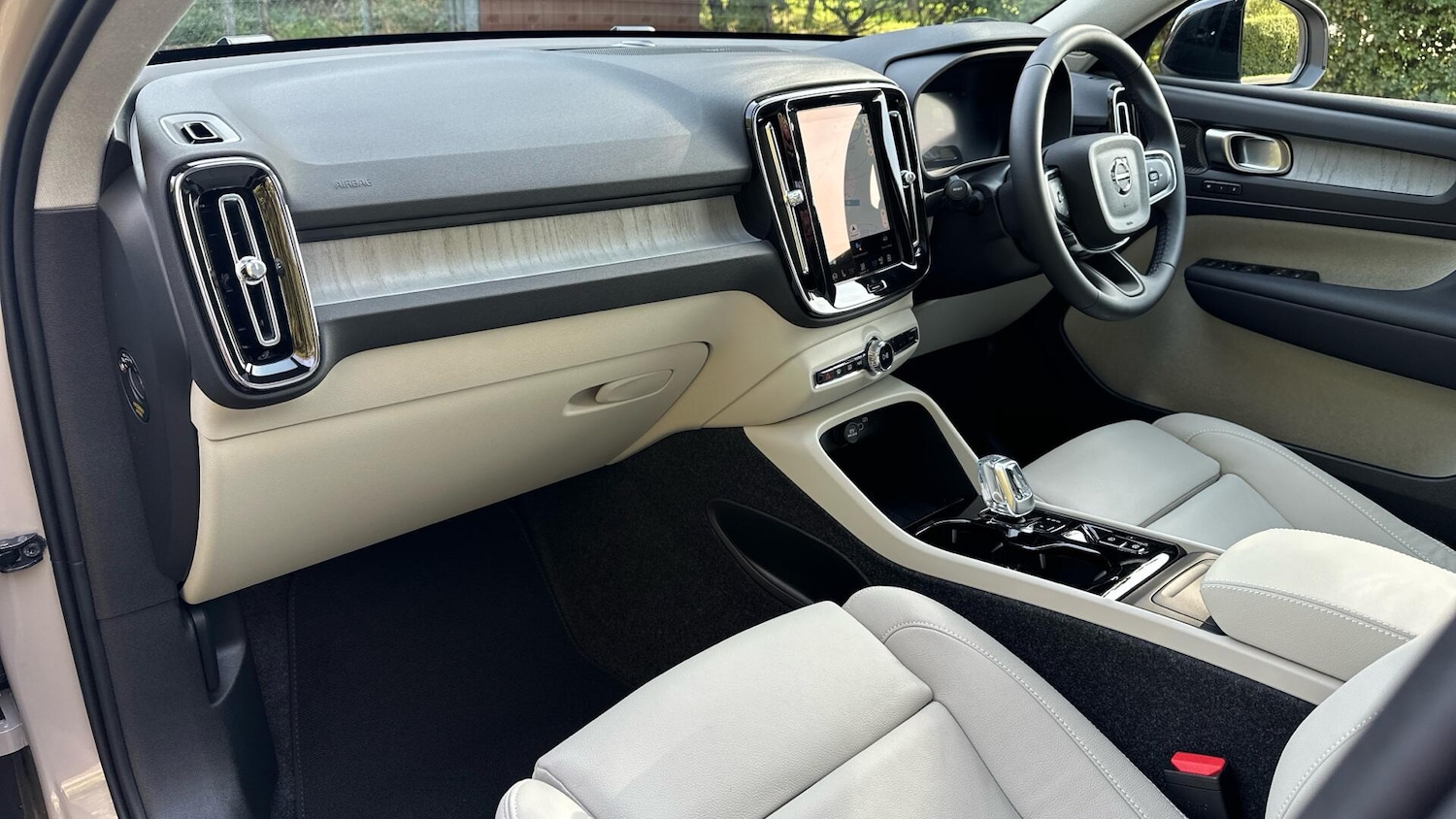 Used Volvo XC40 2025 for sale - 76337796: Photo 14