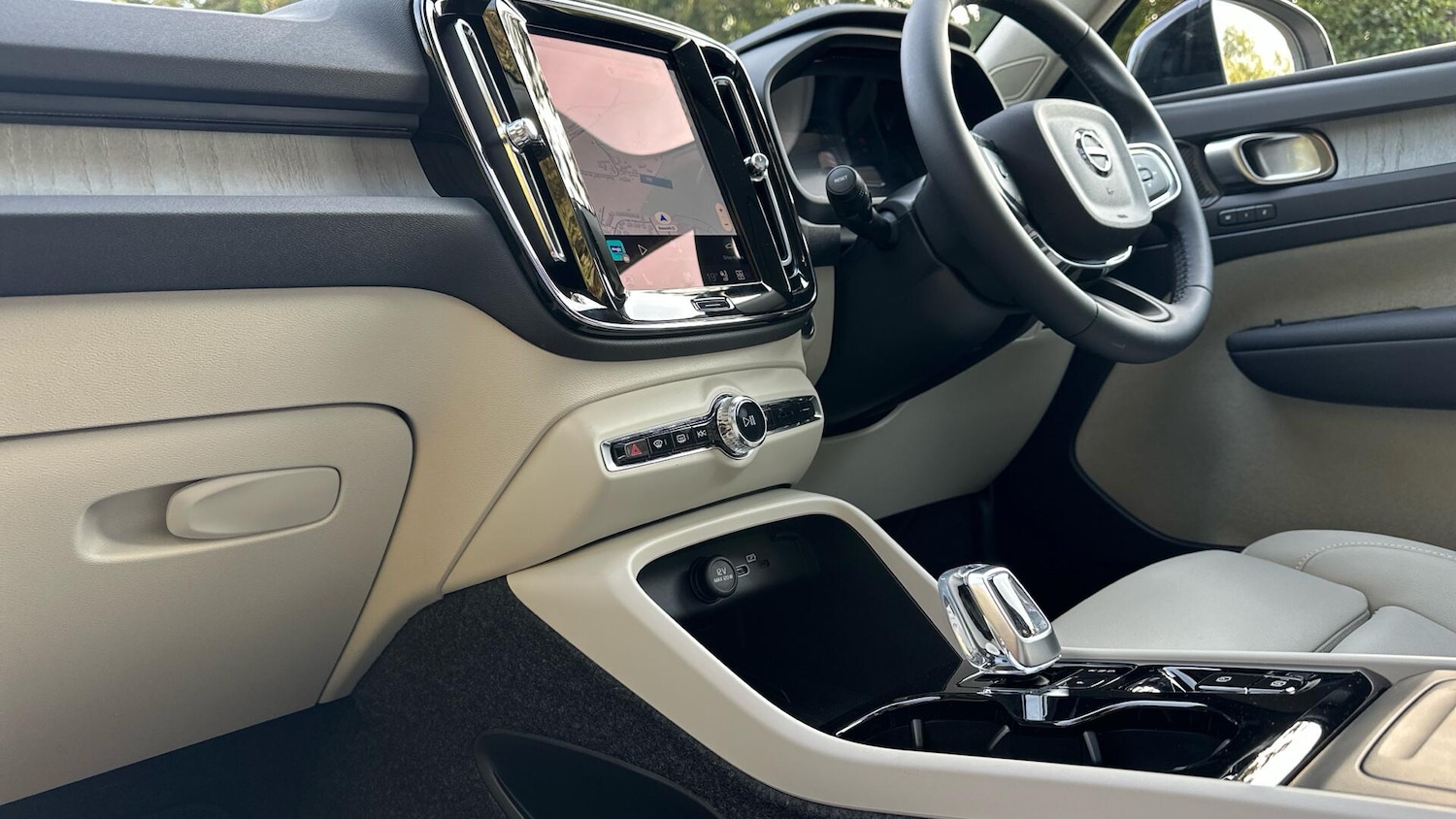 Used Volvo XC40 2025 for sale - 76337796: Photo 15