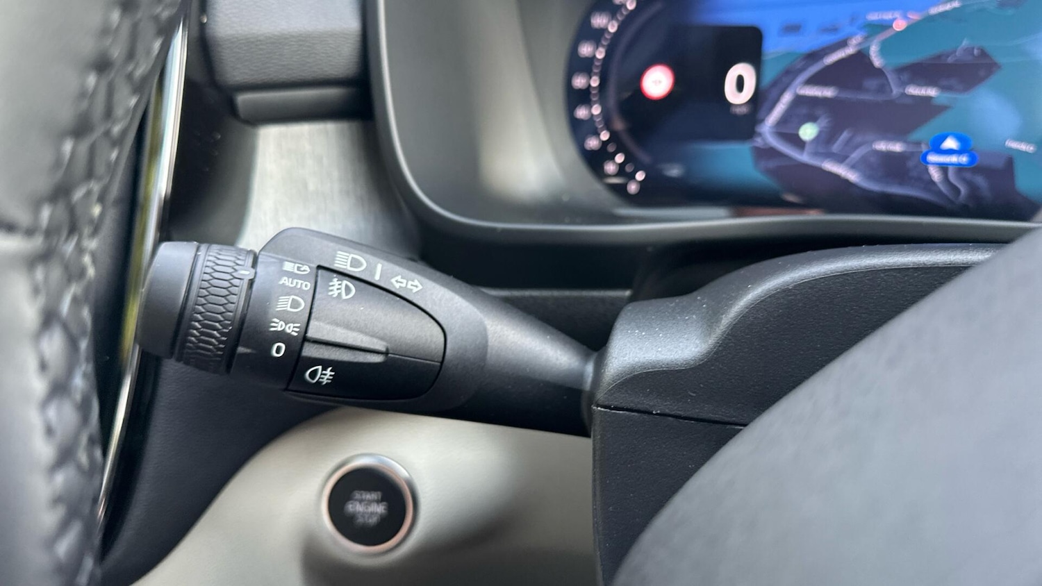 Used Volvo XC40 2025 for sale - 76337796: Photo 21