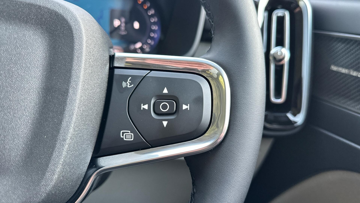 Used Volvo XC40 2025 for sale - 76337796: Photo 23