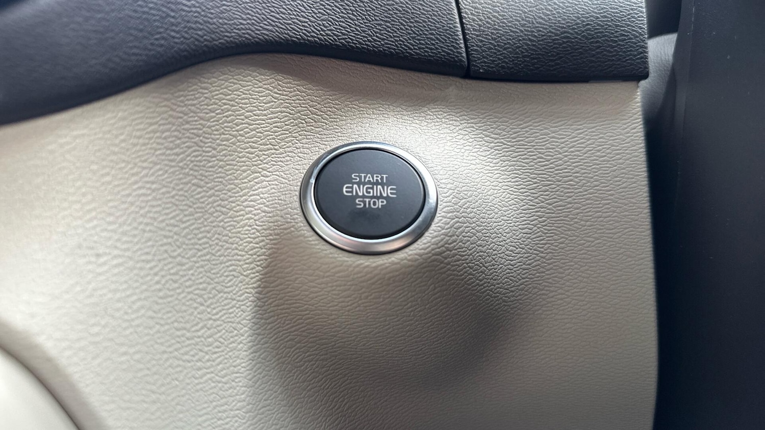 Used Volvo XC40 2025 for sale - 76337796: Photo 26