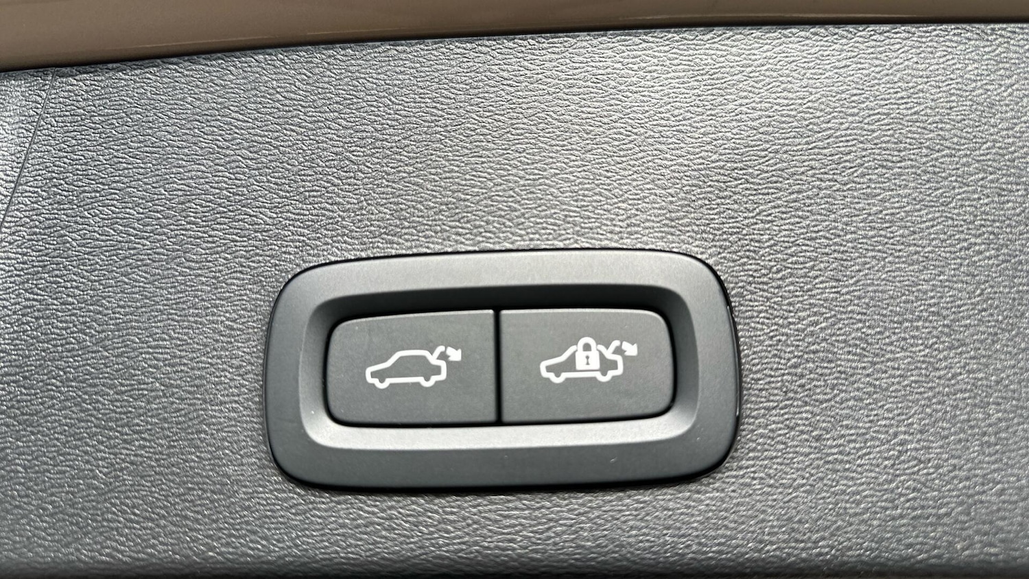 Used Volvo XC40 2025 for sale - 76337796: Photo 28