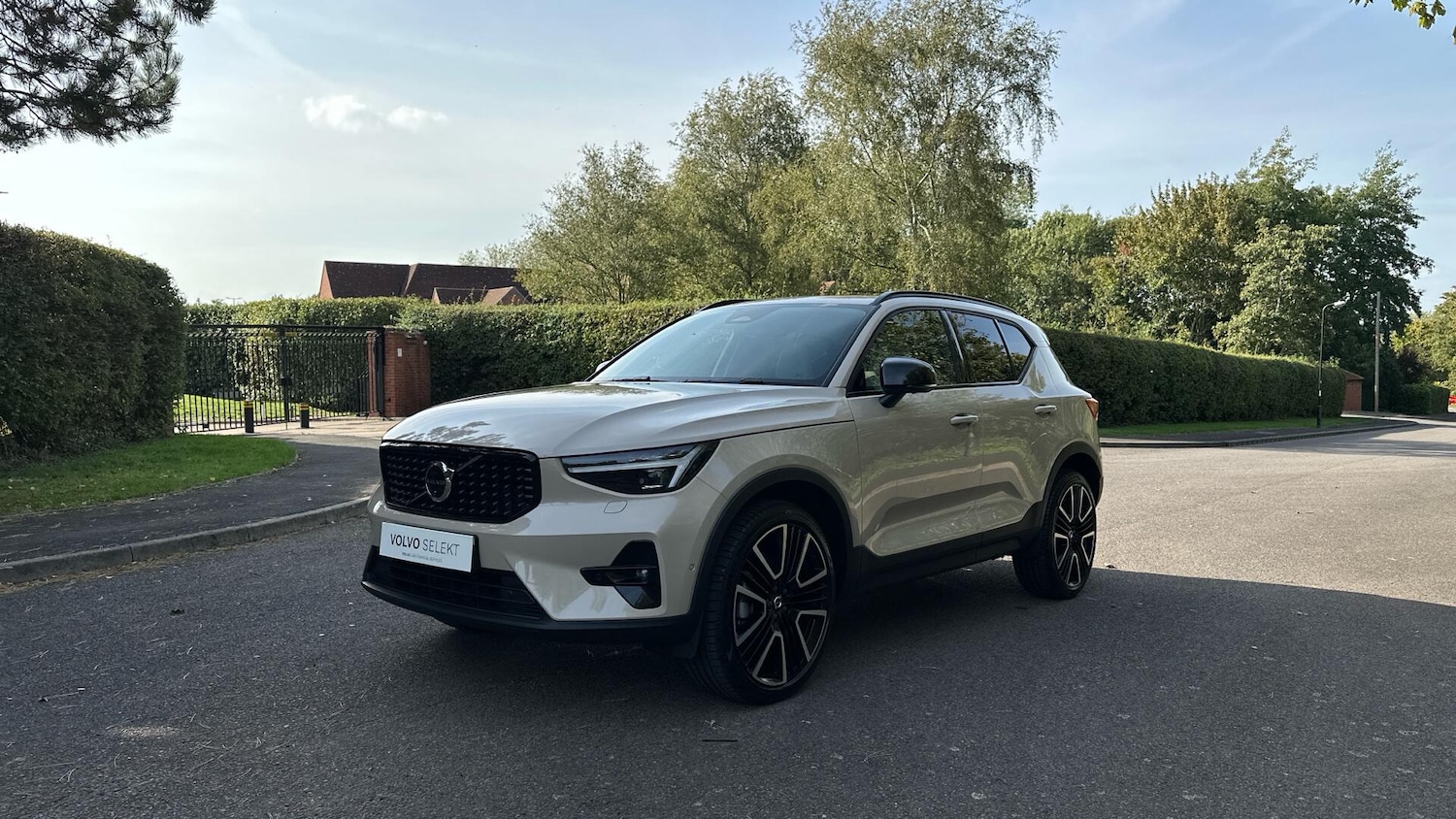 Used Volvo XC40 2025 for sale - 76337796: Photo 3