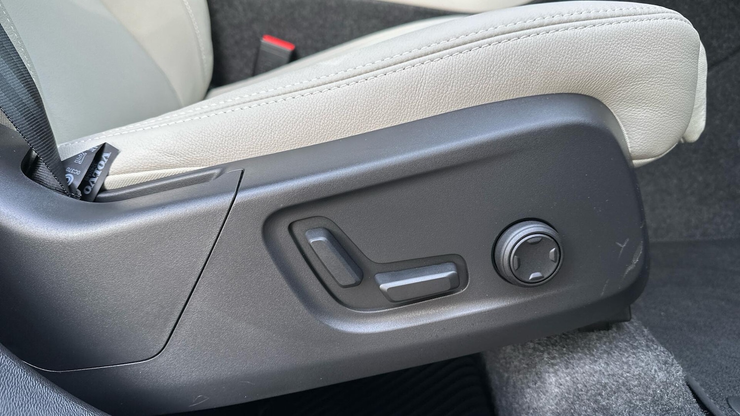 Used Volvo XC40 2025 for sale - 76337796: Photo 31