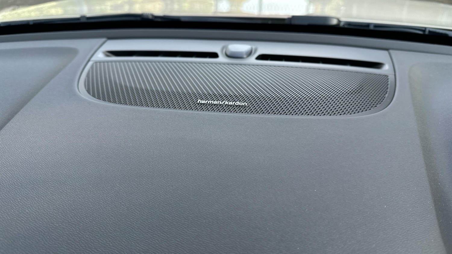 Used Volvo XC40 2025 for sale - 76337796: Photo 48