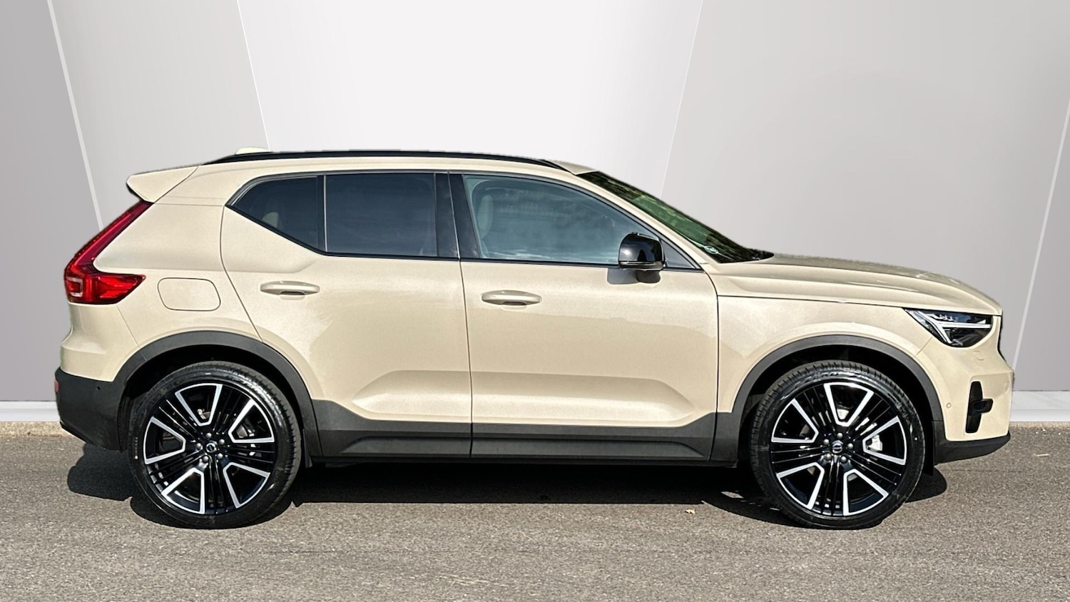 Used Volvo XC40 2025 for sale - 76337796: Photo 8