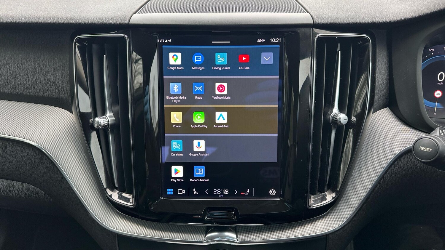 Used Volvo XC60 2023 for sale - 77672909: Photo 12