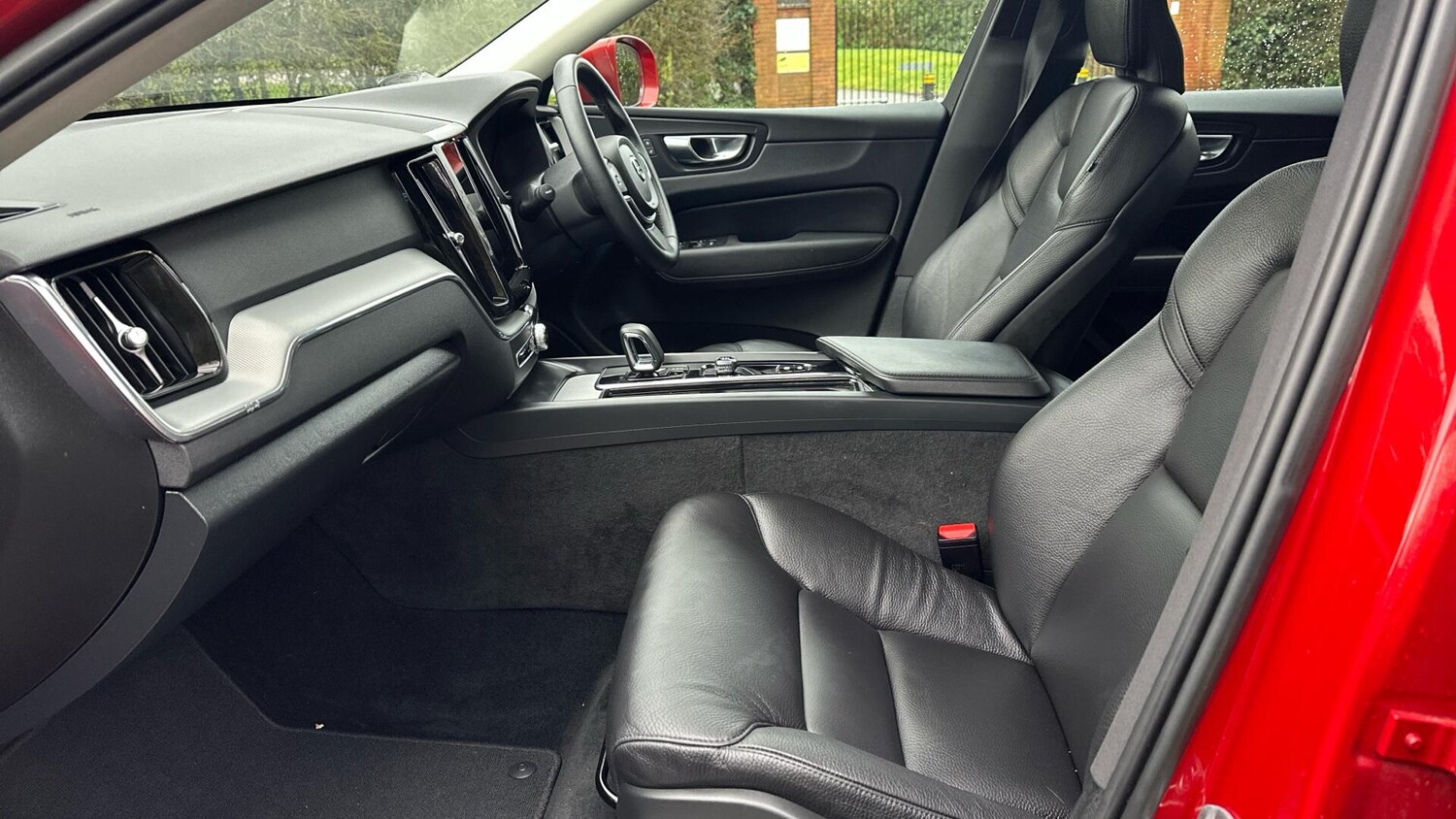 Used Volvo XC60 2023 for sale - 77672909: Photo 25