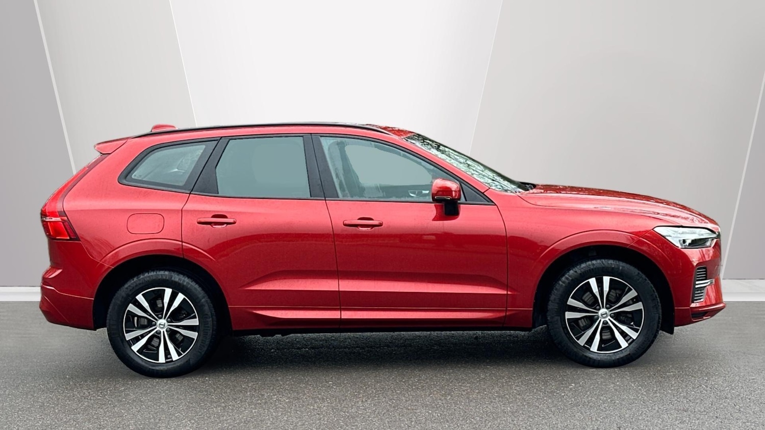 Used Volvo XC60 2023 for sale - 77672909: Photo 3