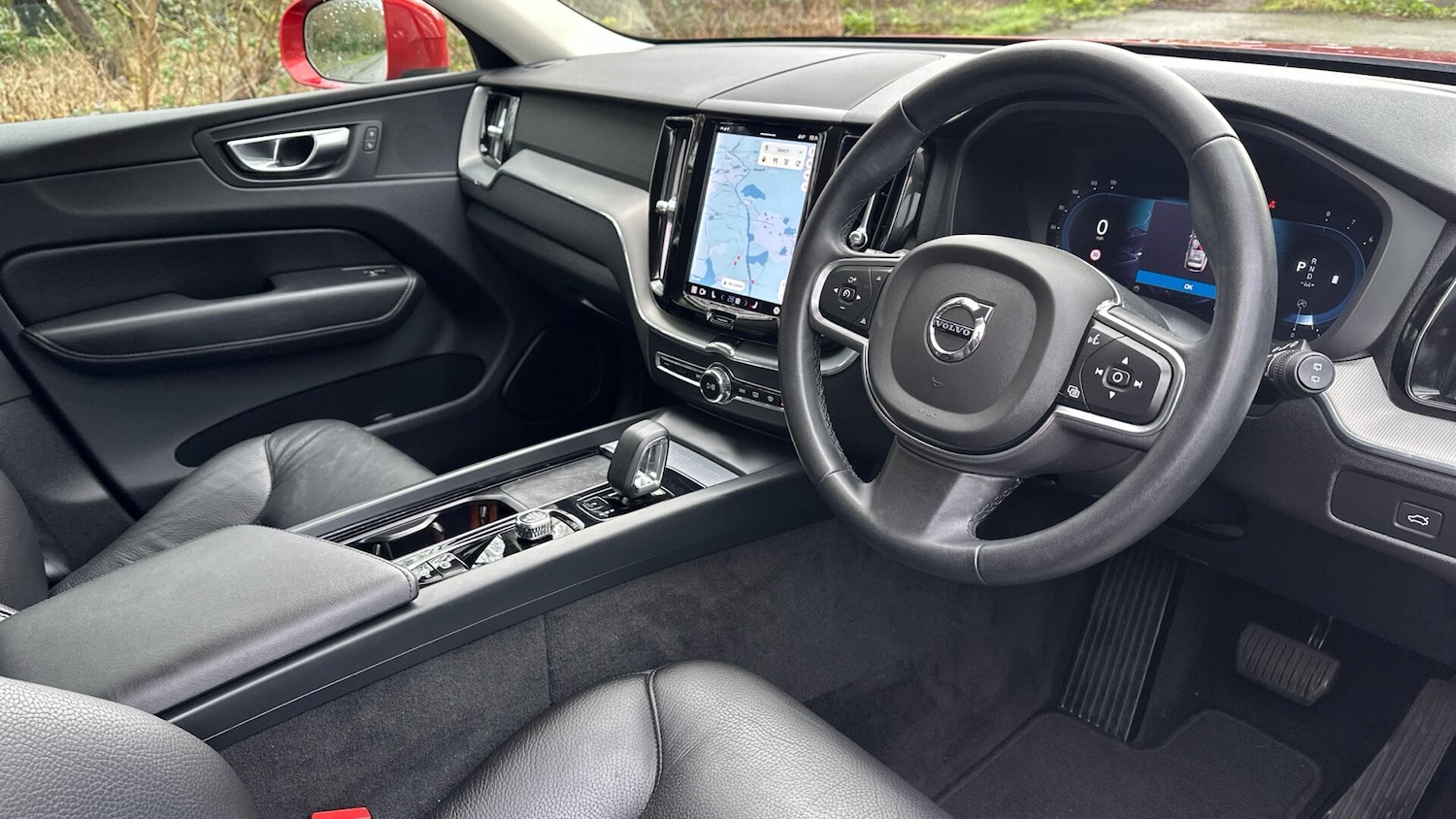 Used Volvo XC60 2023 for sale - 77672909: Photo 4