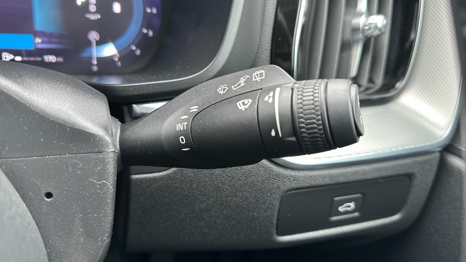 Used Volvo XC60 2023 for sale - 77672909: Photo 41