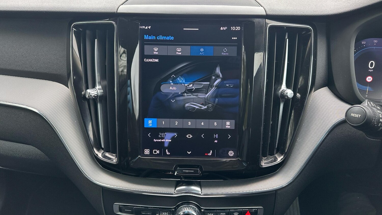 Used Volvo XC60 2023 for sale - 77672909: Photo 49