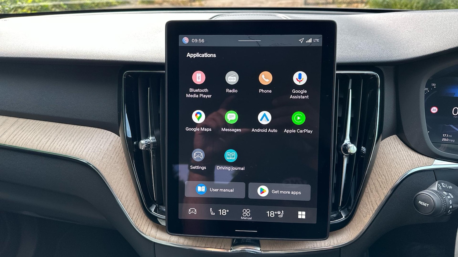 Used Volvo XC60 2025 for sale - 77039801: Photo 12