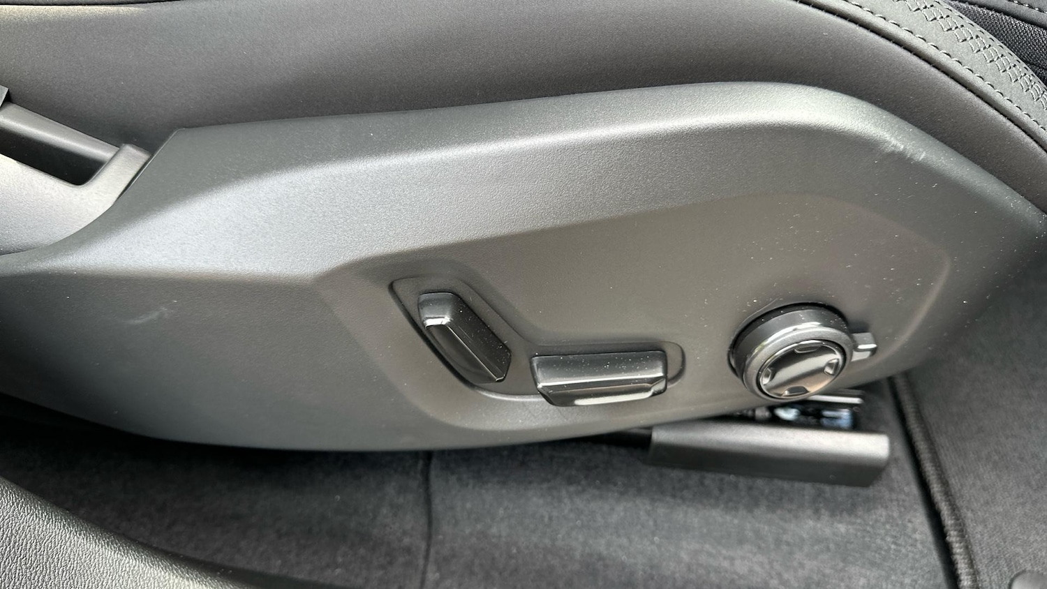 Used Volvo XC60 2025 for sale - 77039801: Photo 34