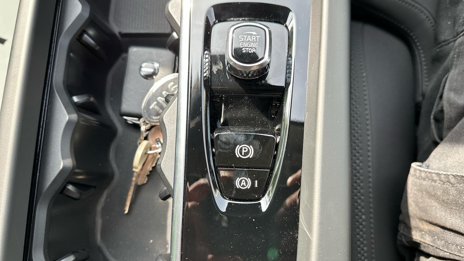 Used Volvo XC60 2025 for sale - 77039801: Photo 43